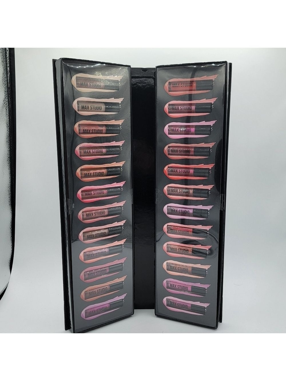Max Studio Lip Oil Collection NWT #2749